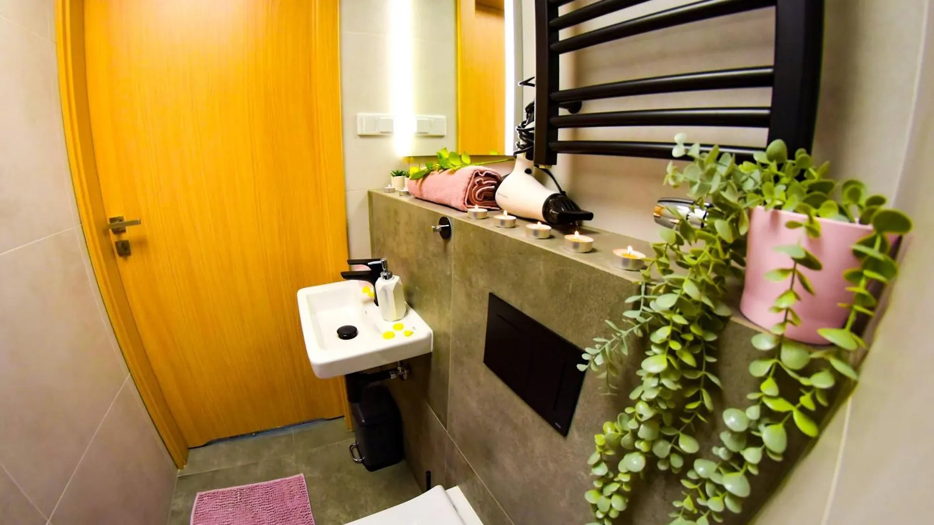 Hot Jacuzzi In Cracow Apartment Krakow