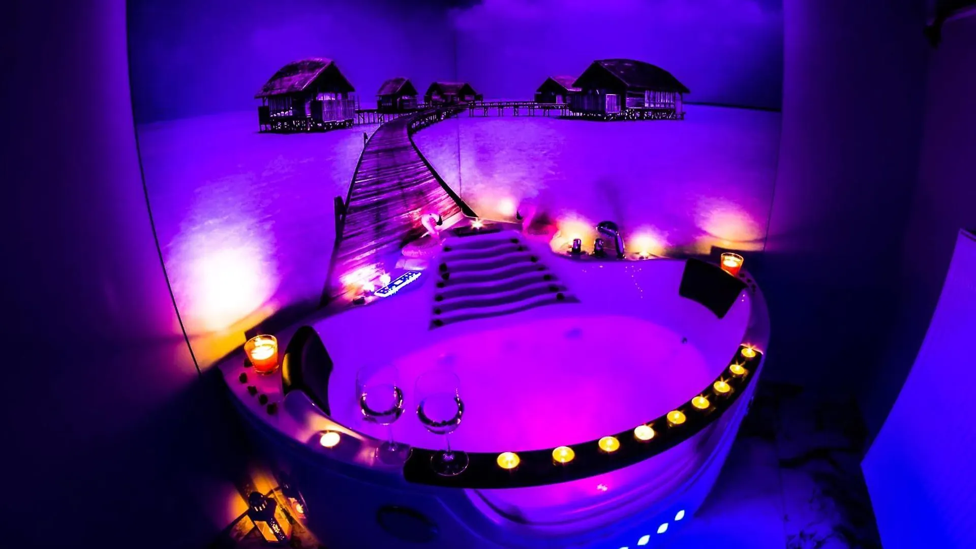 Hot Jacuzzi In Cracow Apartment Krakow