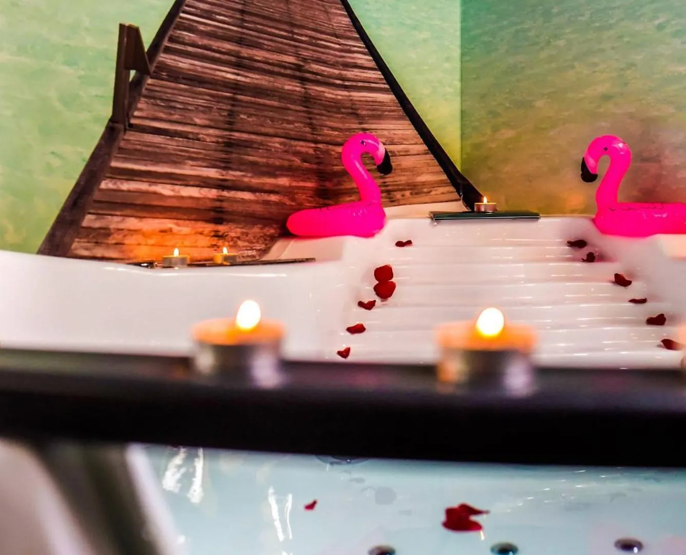 Hot Jacuzzi In Cracow Διαμέρισμα Krasków Πολωνία
